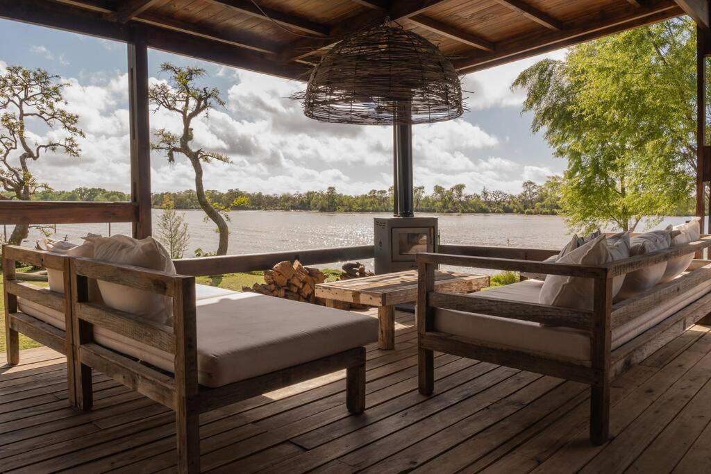 Casa de lujo en el Rio Delta.