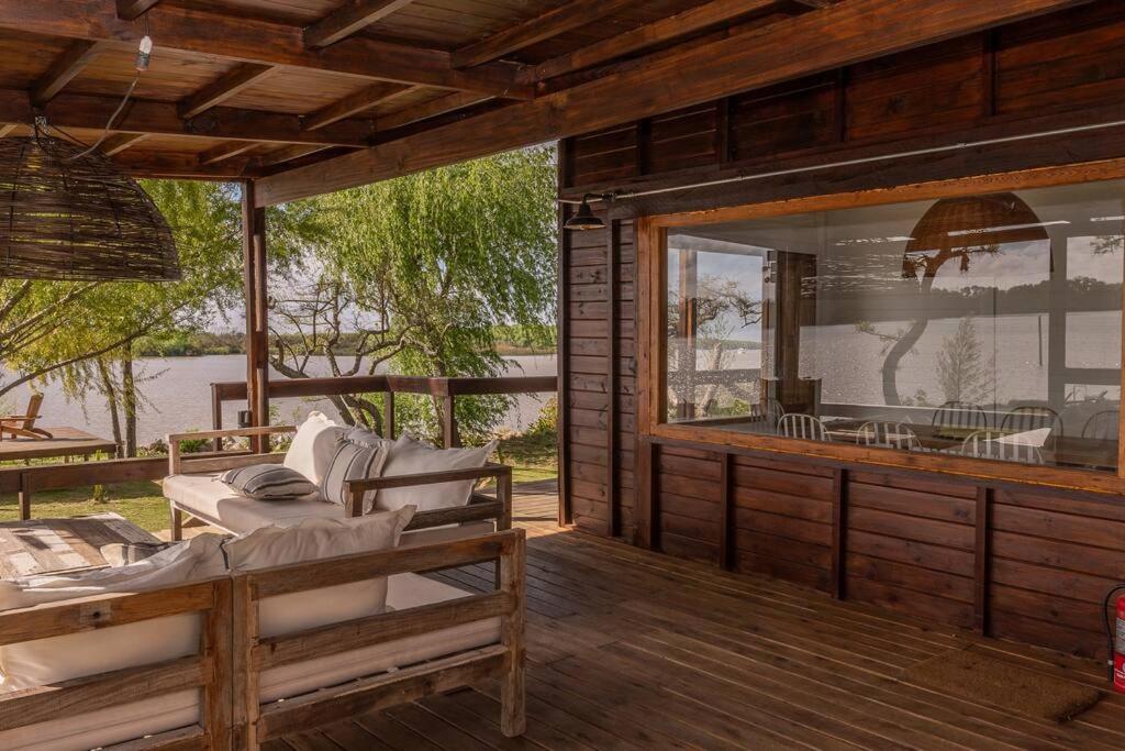 Casa de lujo en el Rio Delta.