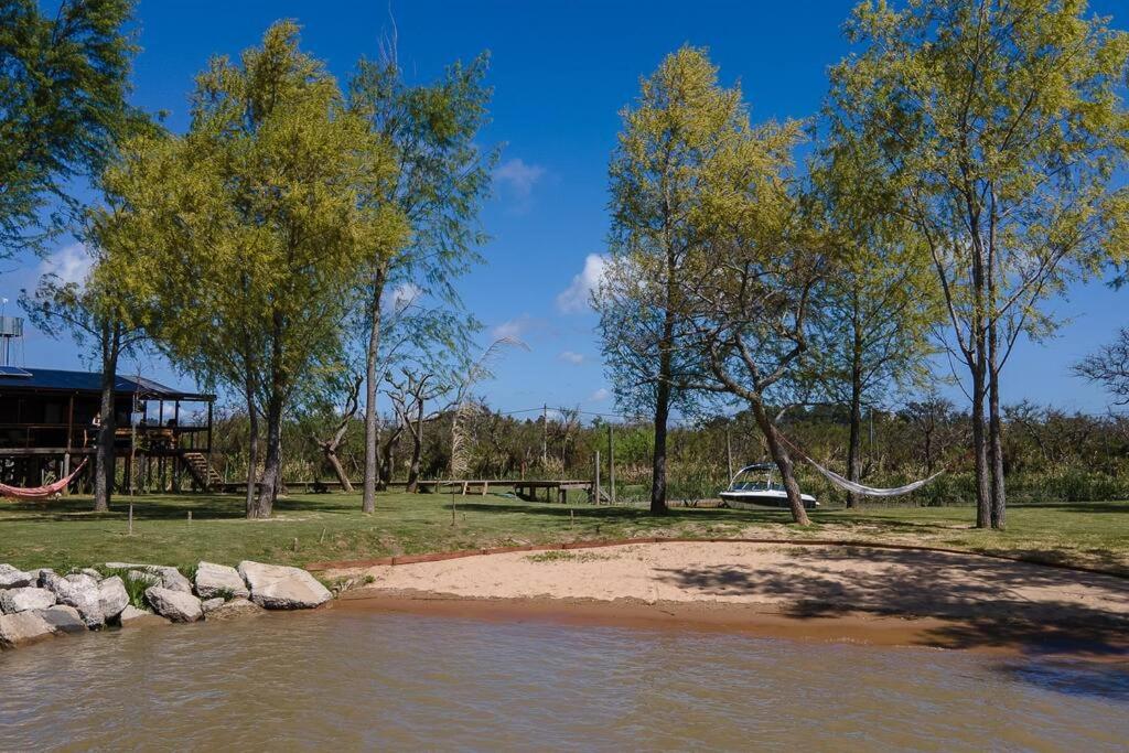 Casa de lujo en el Rio Delta.