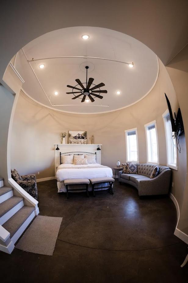 Silo Stay with King Bed & Loft / Near Zion & Hot Springs view 3