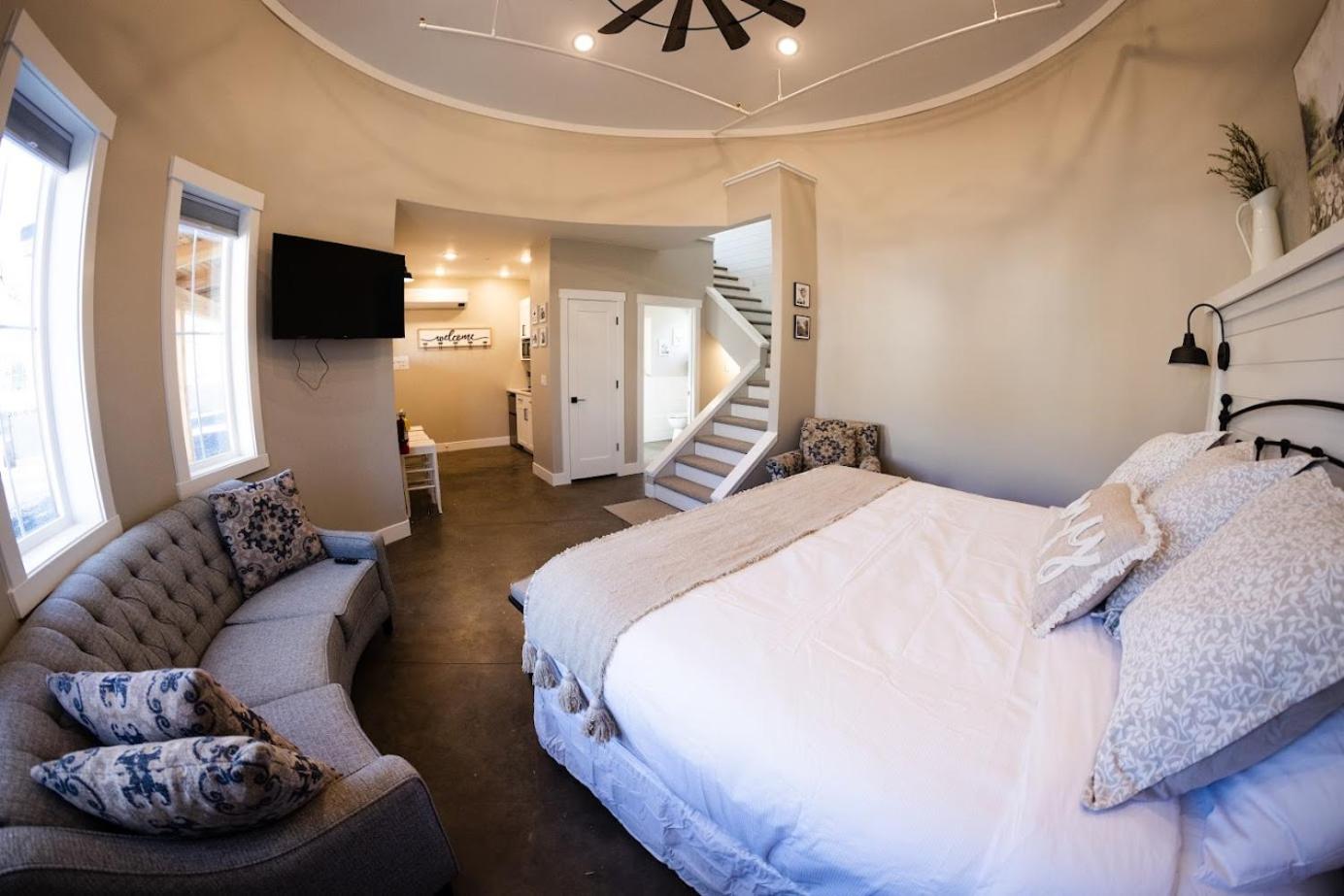 Silo Stay with King Bed & Loft / Near Zion & Hot Springs view 4