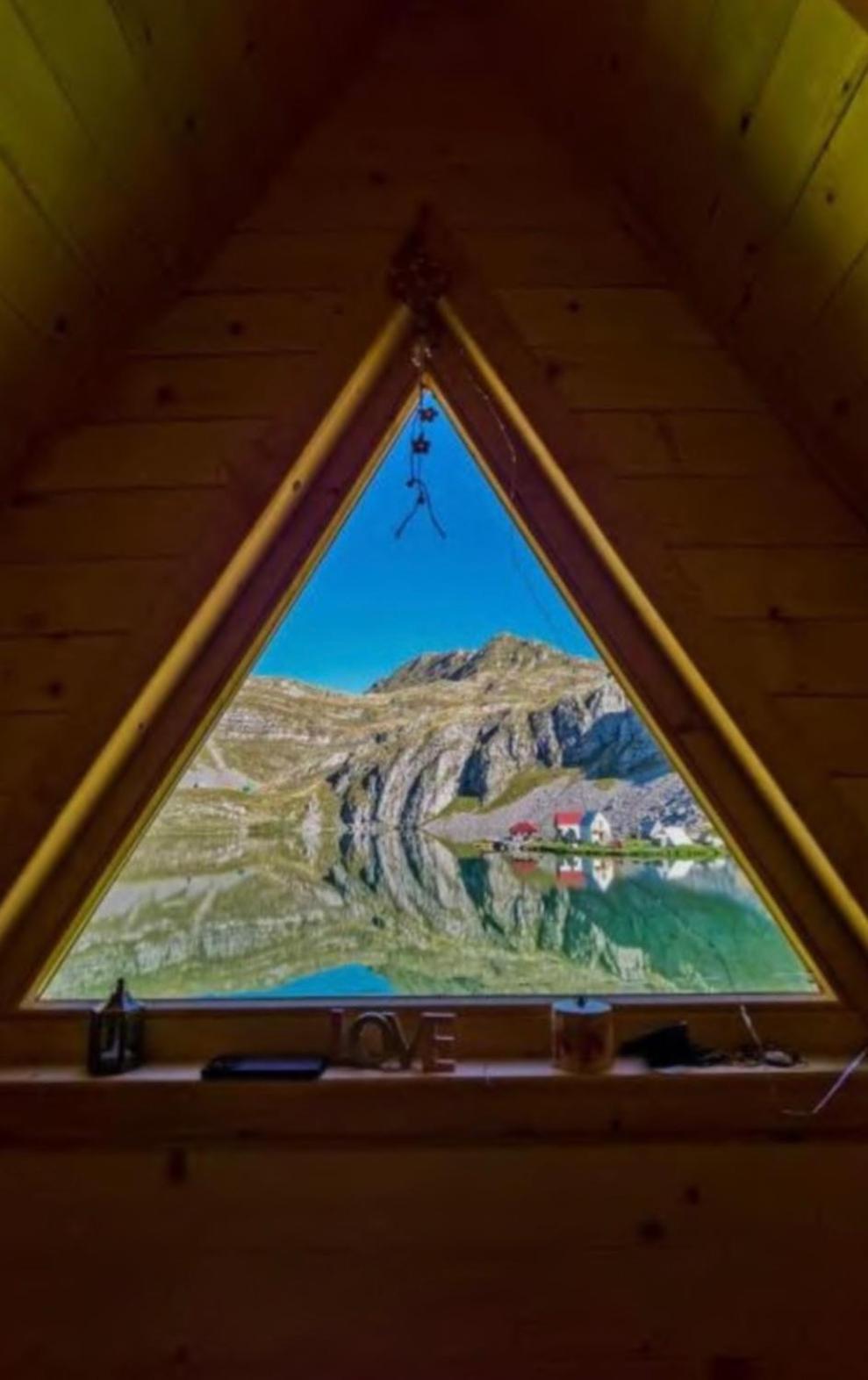 Kapetanovo jezero Bungalov view 2