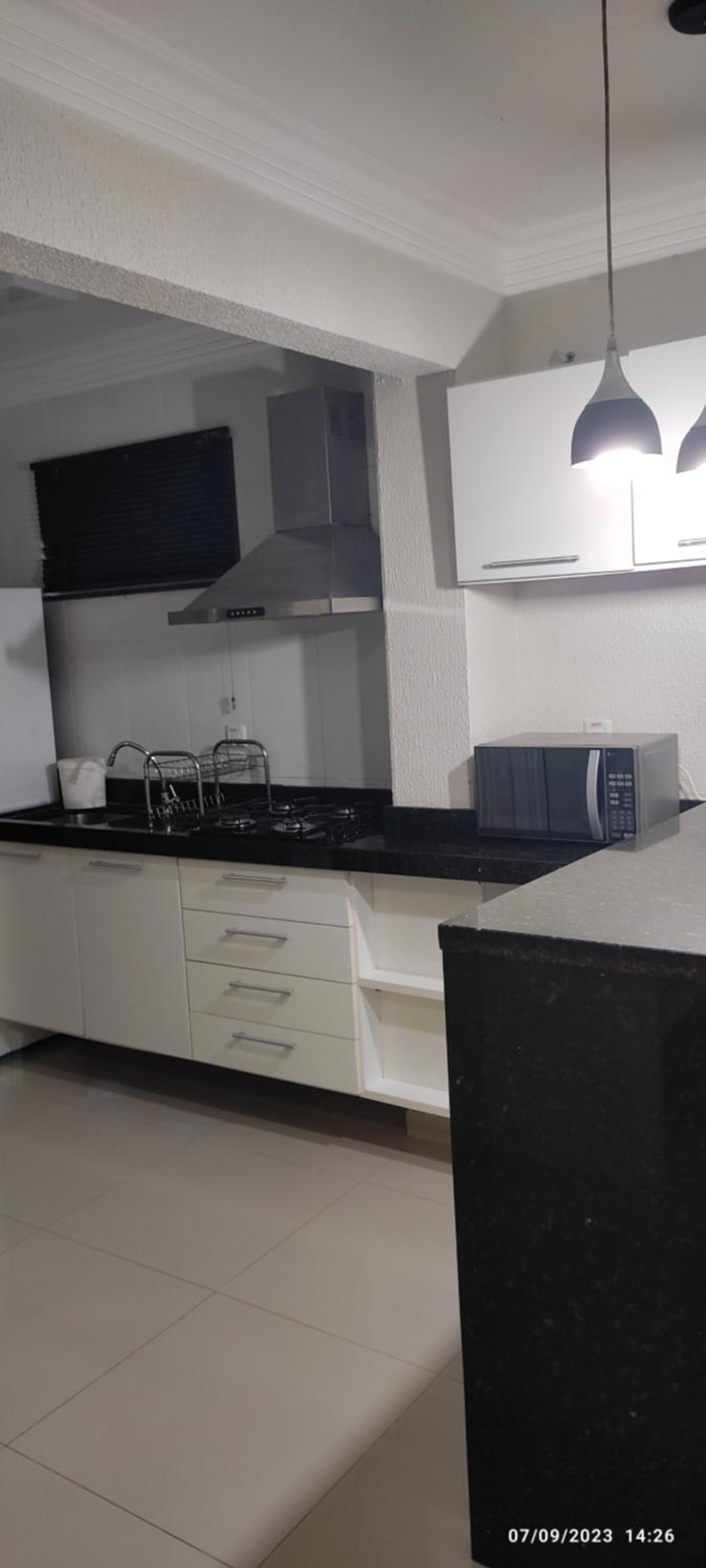 Apartamentos com piscinas na praia de Bombas