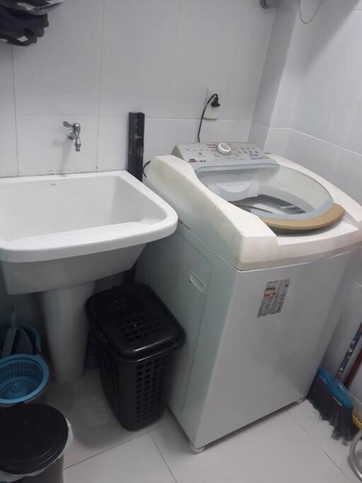 Apartamentos com piscinas na praia de Bombas