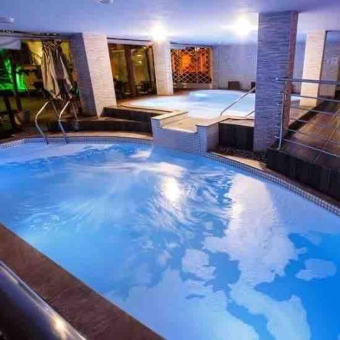 Apartamentos com piscinas na praia de Bombas