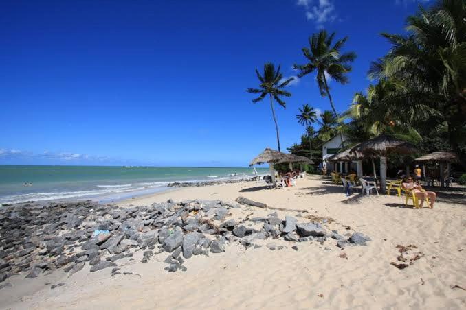 Casa de Praia Maria Farinha beach