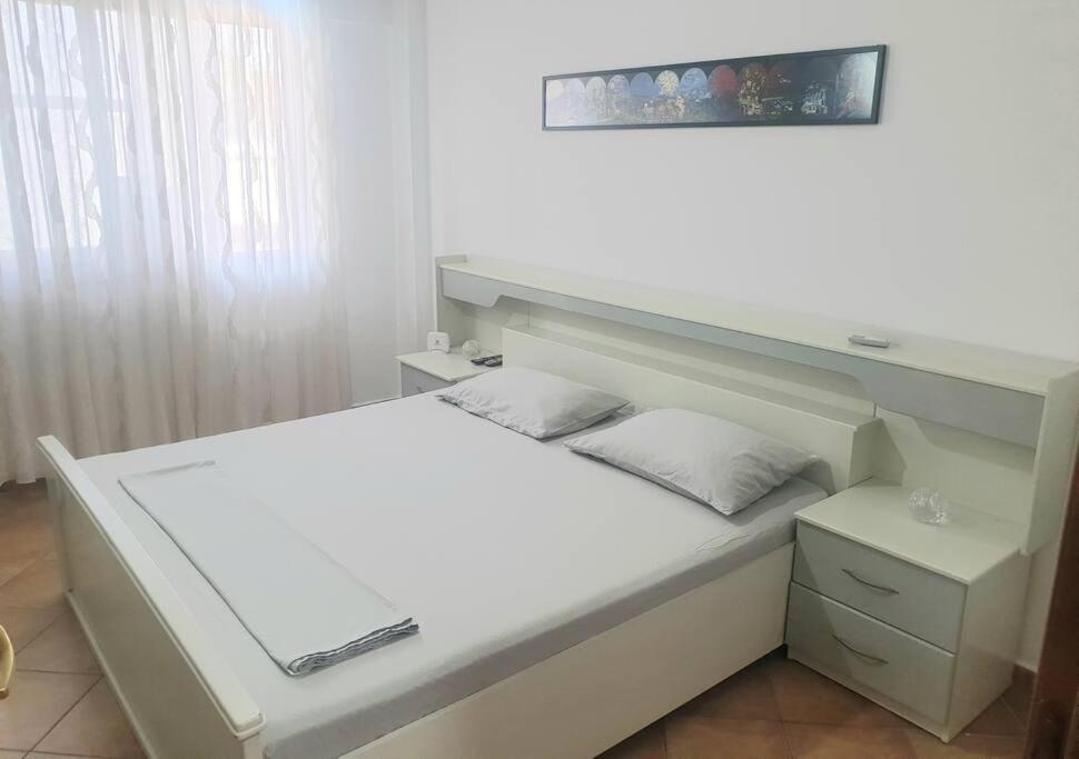 Lovely 2-bedroom rental apartment in Tirana center