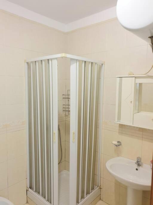 Lovely 2-bedroom rental apartment in Tirana center