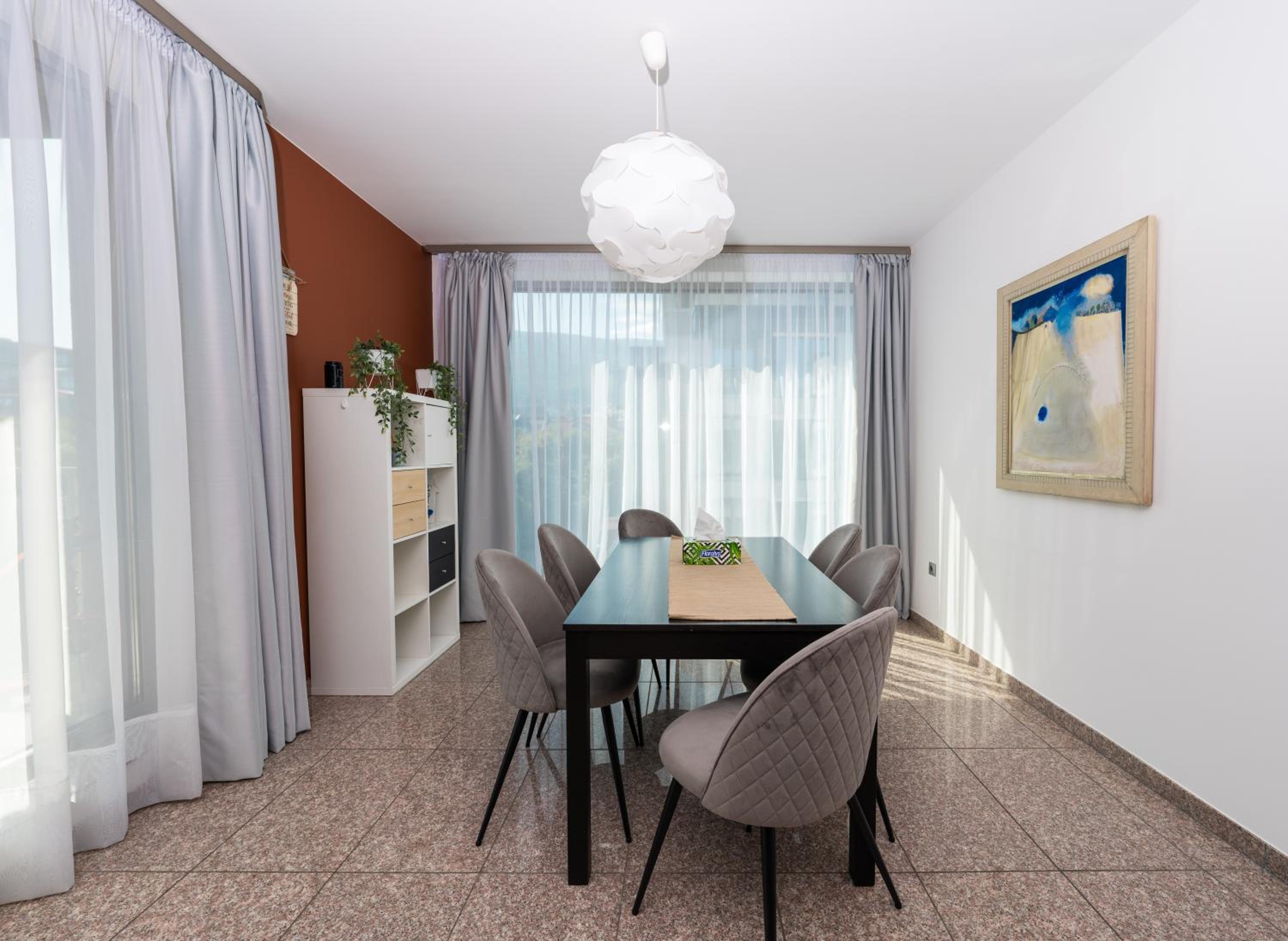 Vertigo Modern 2-Bedroom Apartment with Parking & Vitosha View