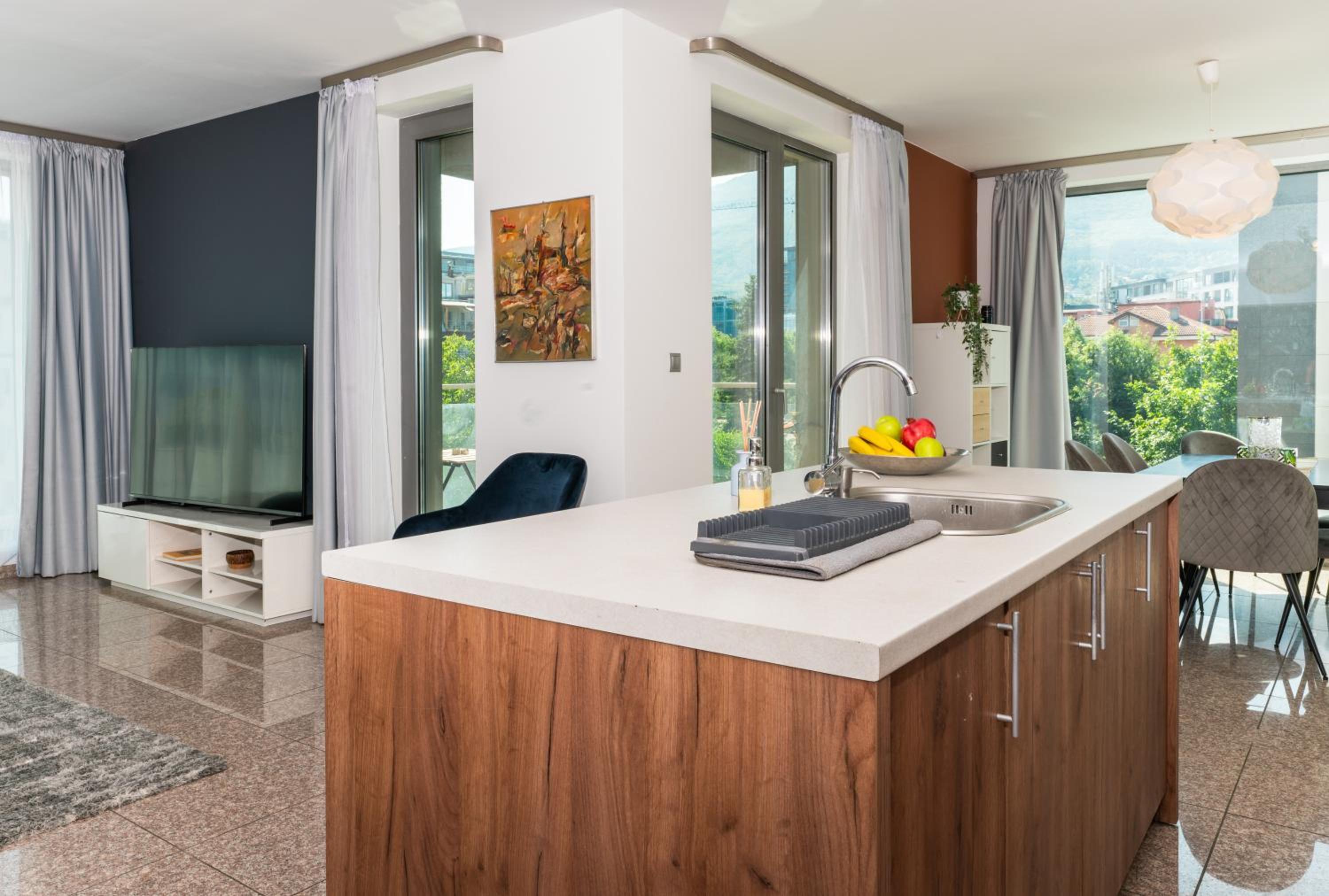 Vertigo Modern 2-Bedroom Apartment with Parking & Vitosha View