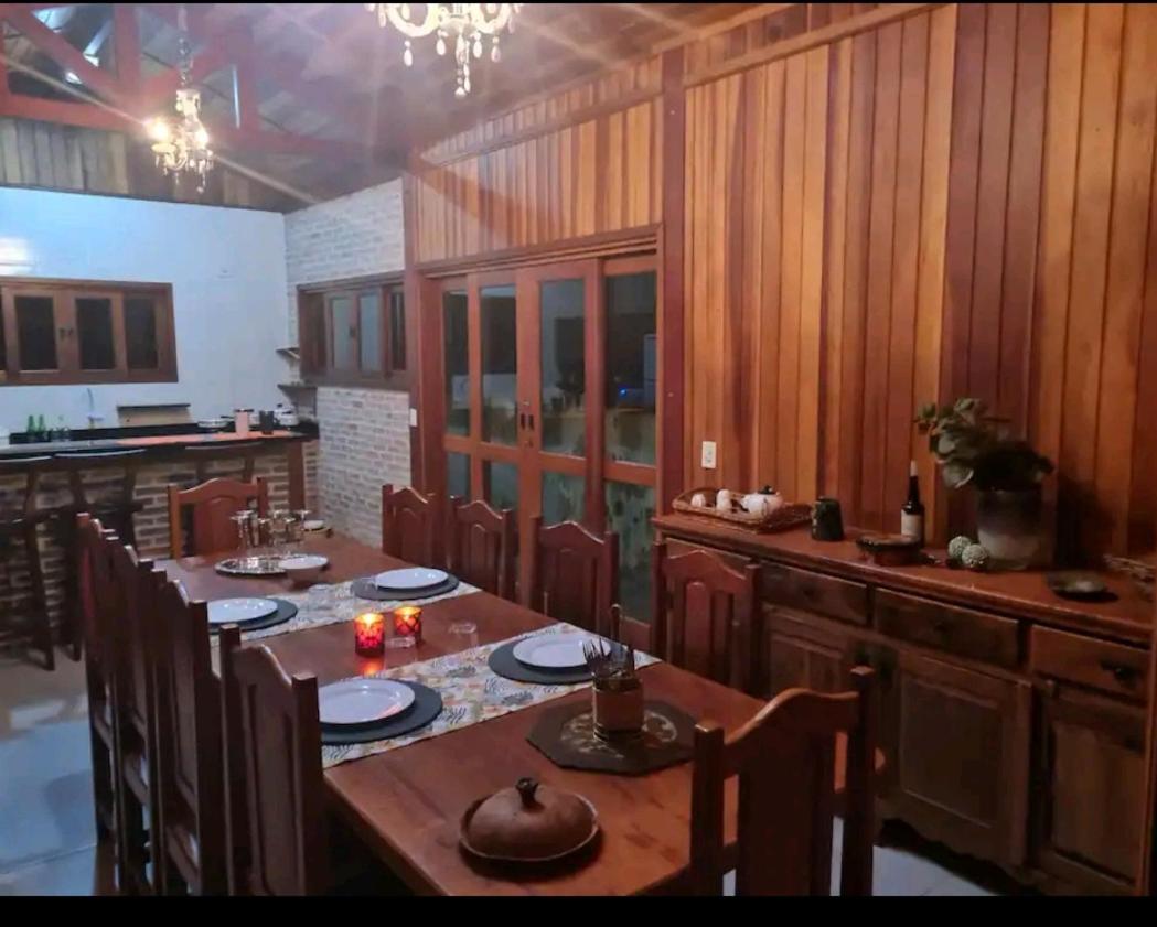 Casa Grande de praia em condomínio fechado na Lagoinha Ubatuba