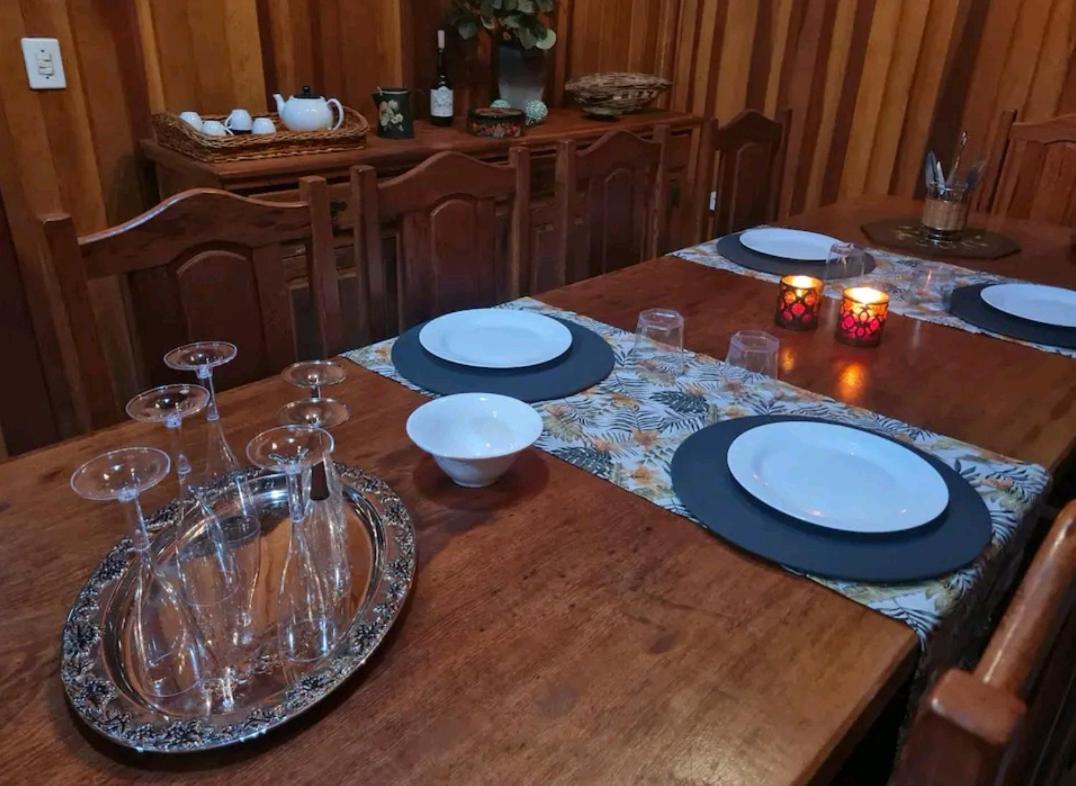 Casa Grande de praia em condomínio fechado na Lagoinha Ubatuba