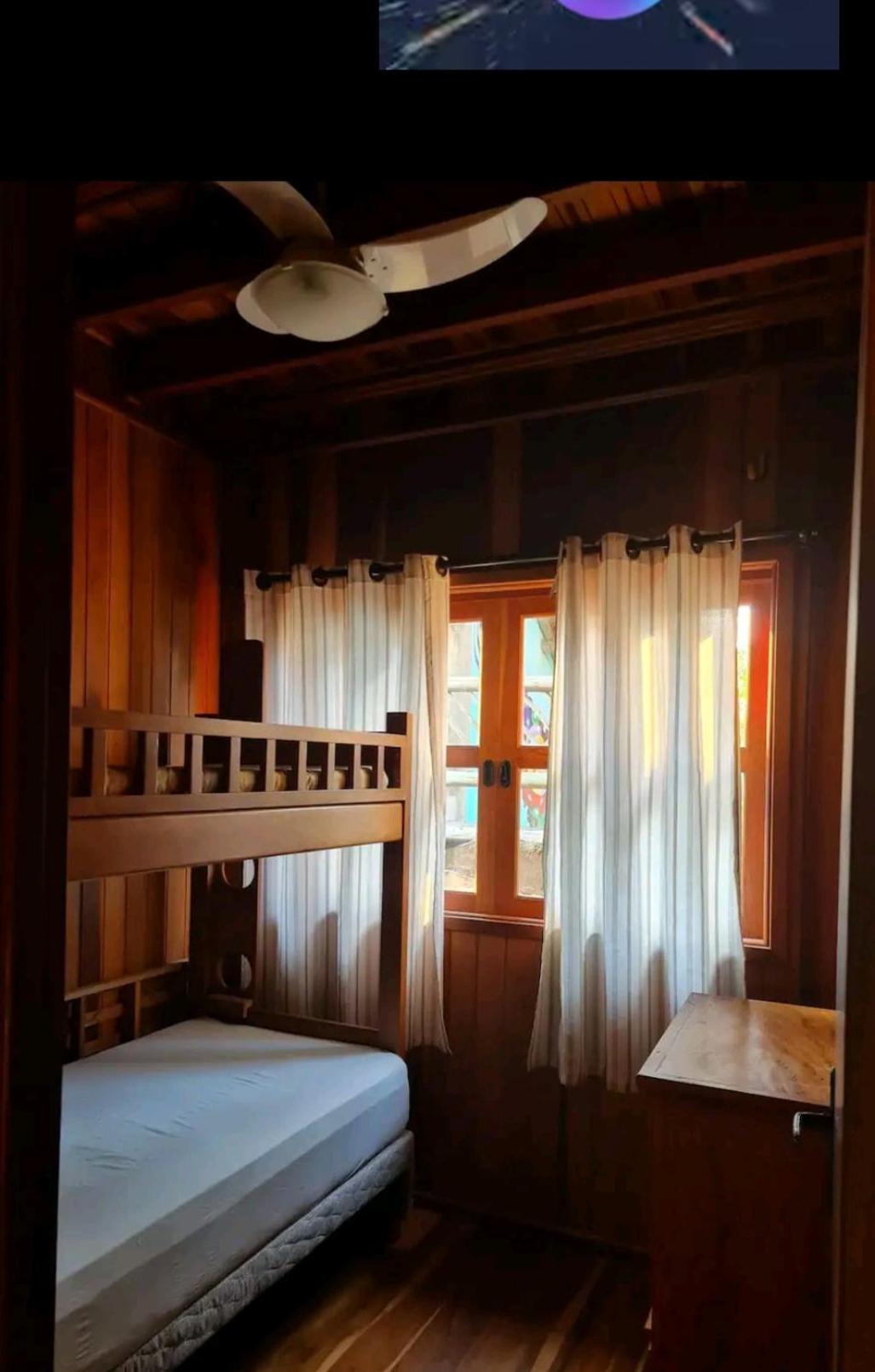 Casa Grande de praia em condomínio fechado na Lagoinha Ubatuba