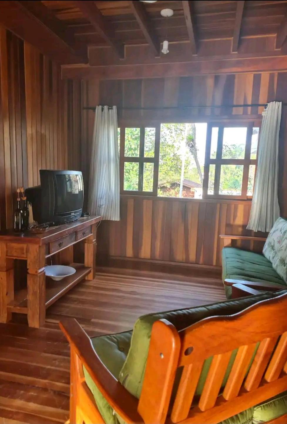 Casa Grande de praia em condomínio fechado na Lagoinha Ubatuba