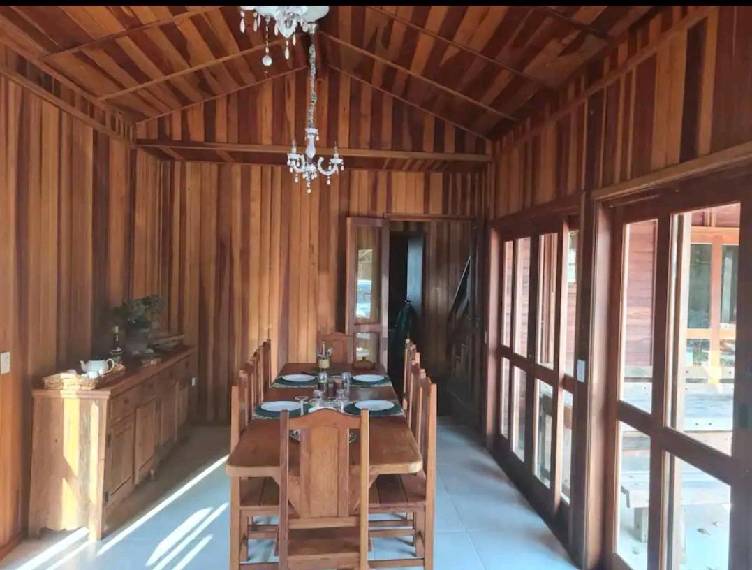 Casa Grande de praia em condomínio fechado na Lagoinha Ubatuba
