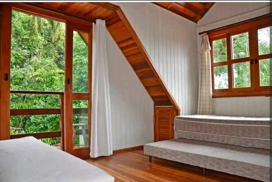 Casa Grande de praia em condomínio fechado na Lagoinha Ubatuba