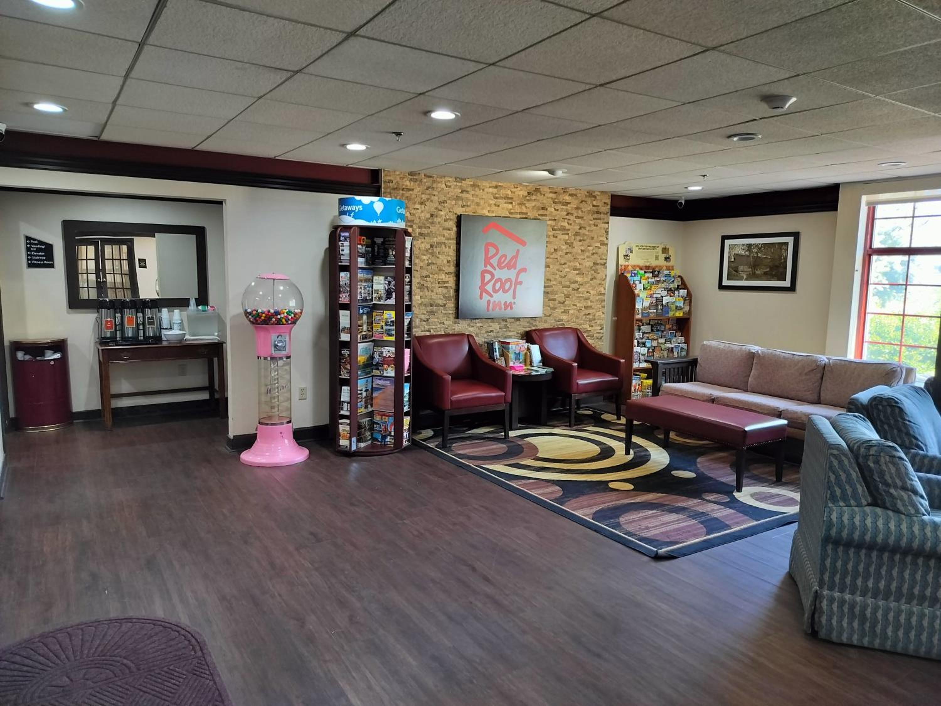 Red Roof Inn Lancaster view 2