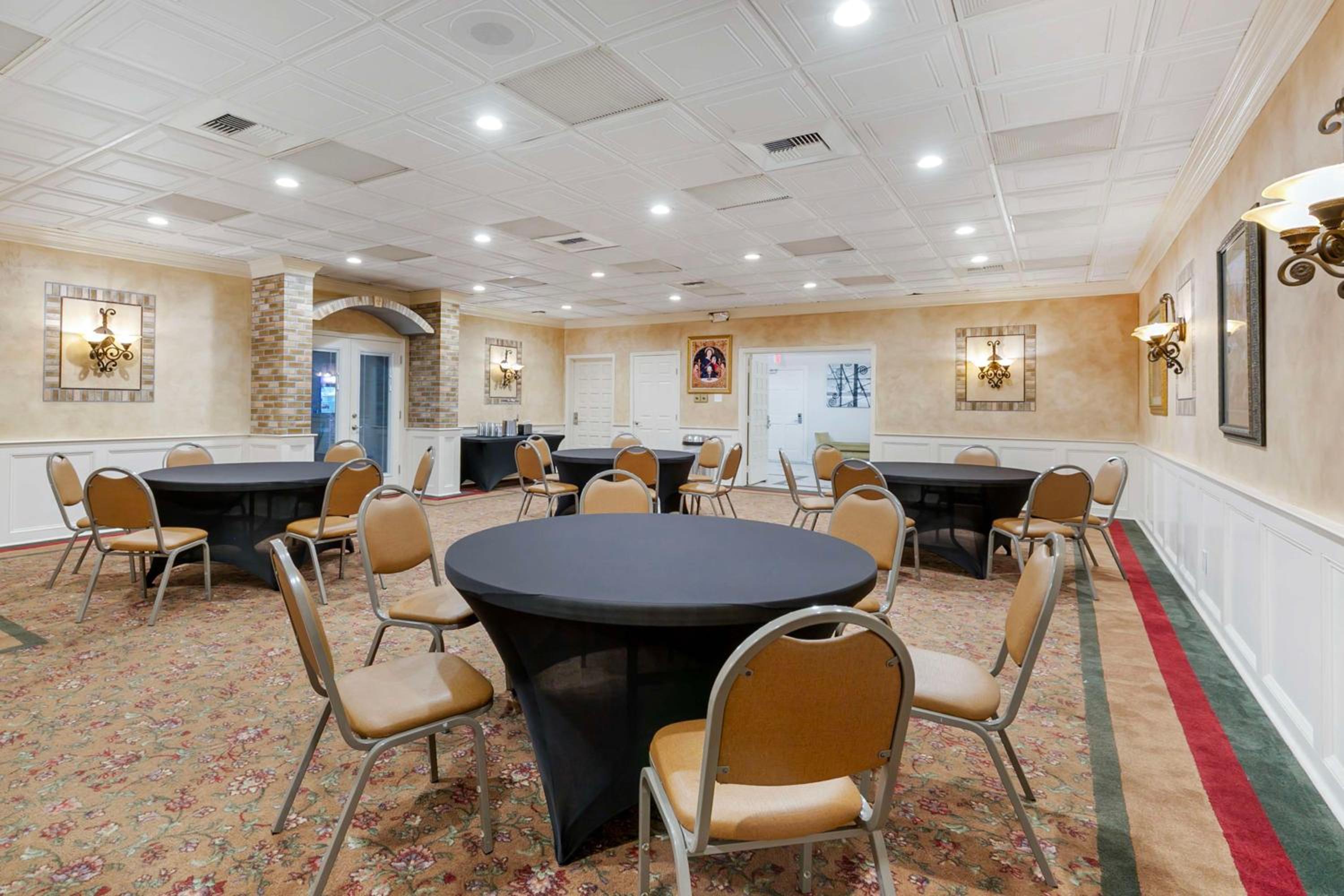 Best Western Plus Westbank - Property Image 55