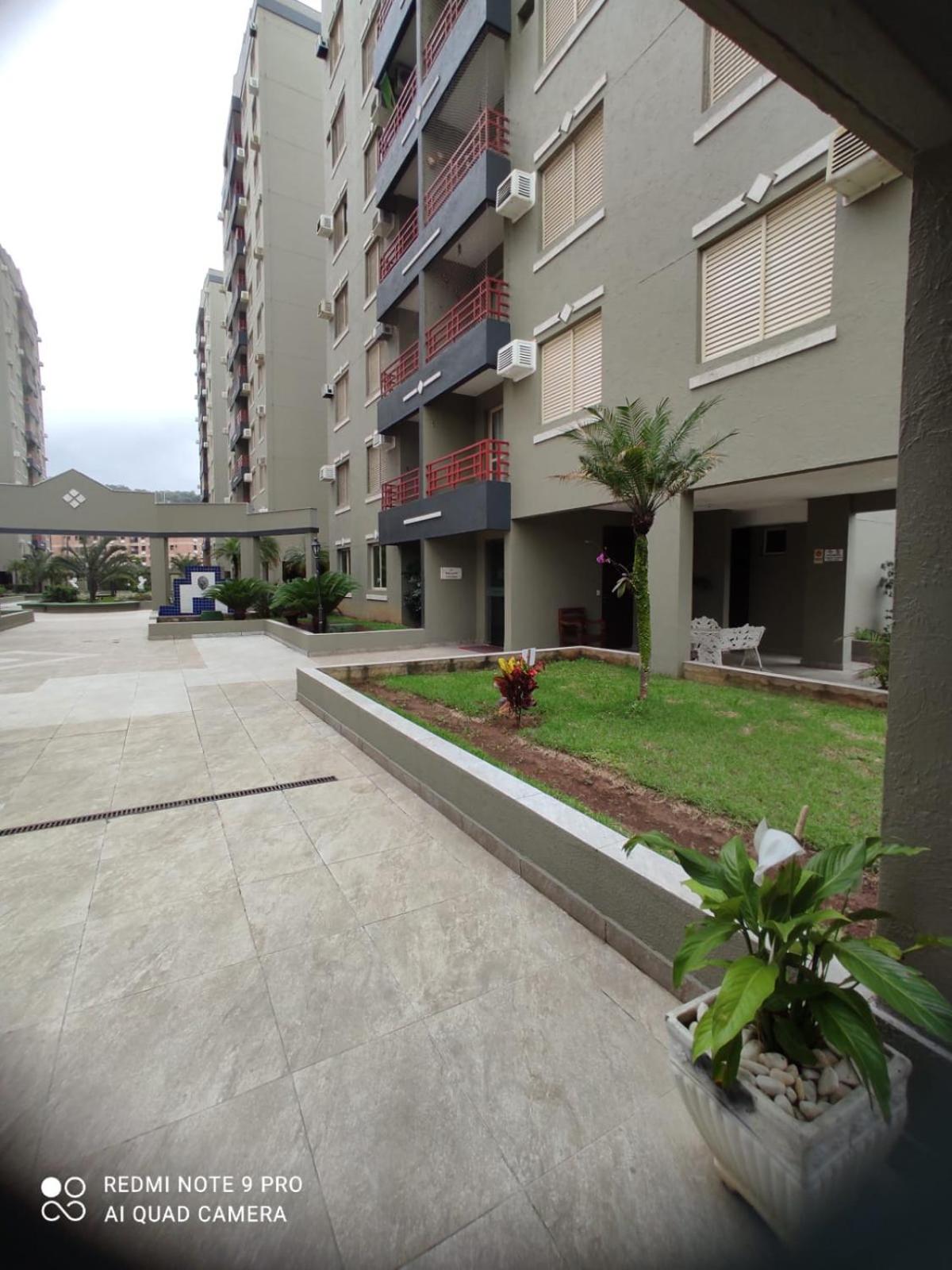 Apartamento 2 quartos a 500 m da Praia da Enseada com avaliação 9