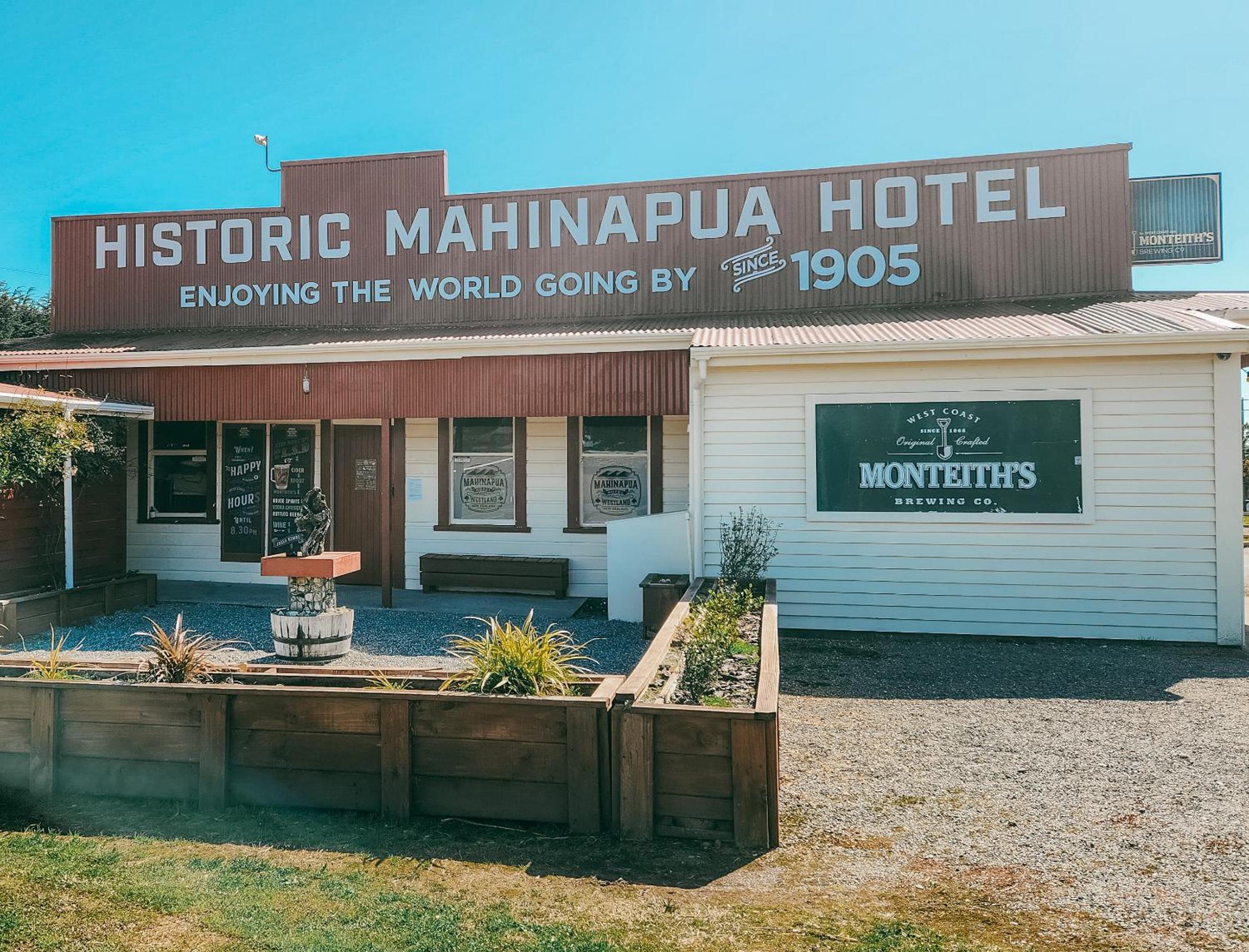 Hotel Lake Mahinapua Hotel - Image 1