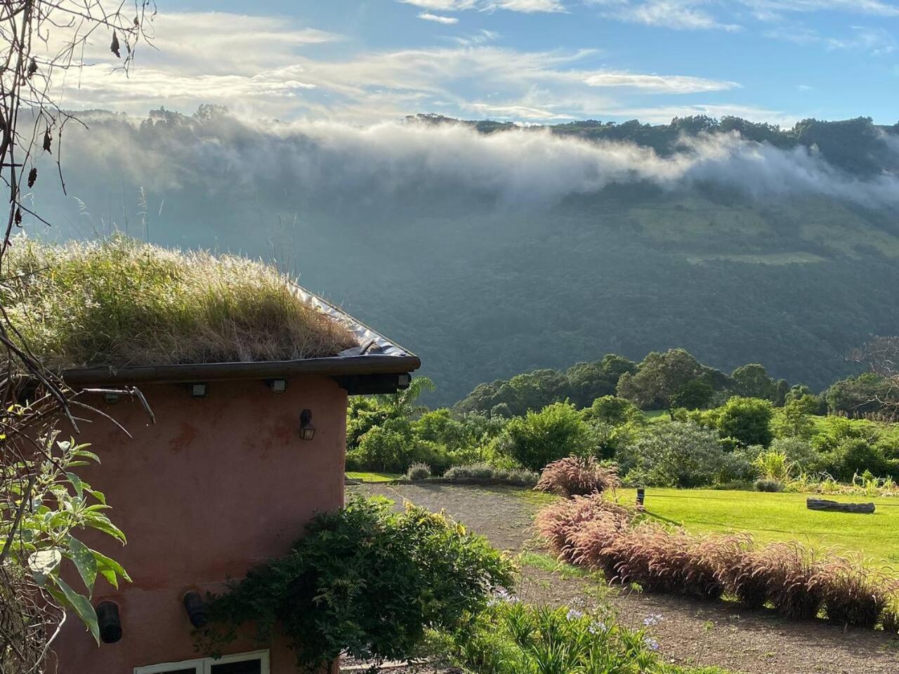 Finca la pata casa de palha