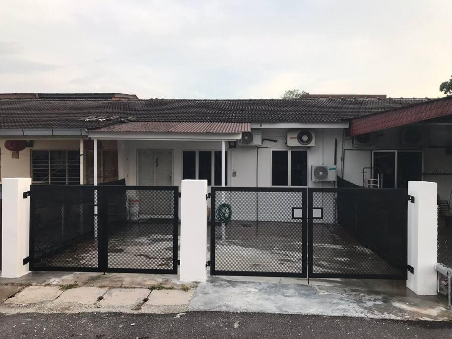 Wi-Fi 100MB free Ipoh Town Holiday House Tmn Shatin S36 photo 7