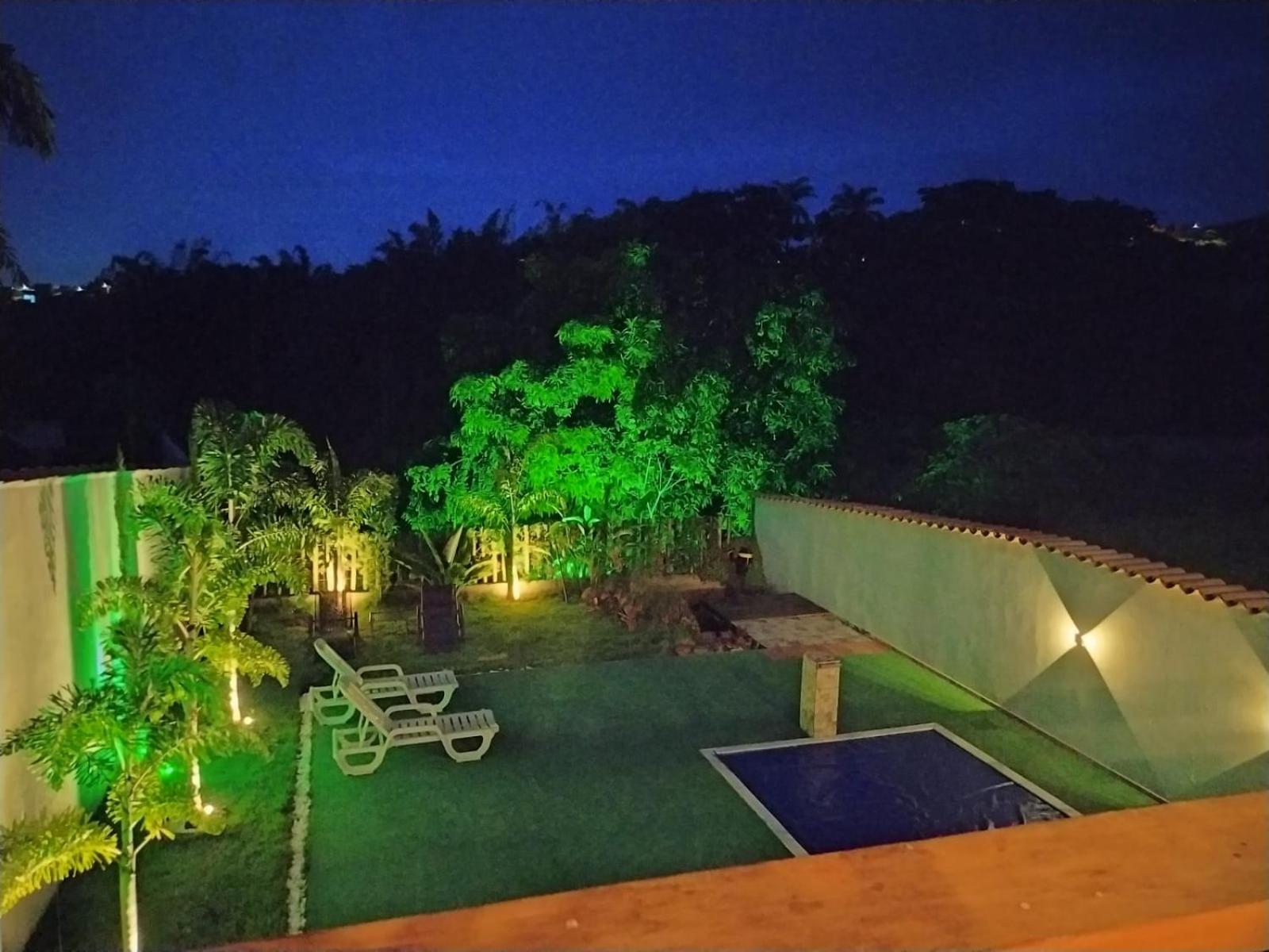 Casa ampla com piscina