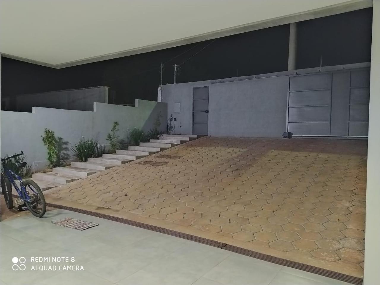 Casa ampla com piscina