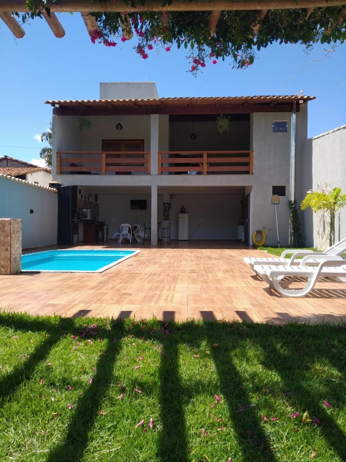 Casa ampla com piscina