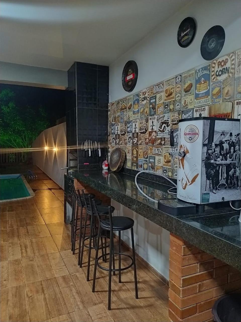 Casa ampla com piscina