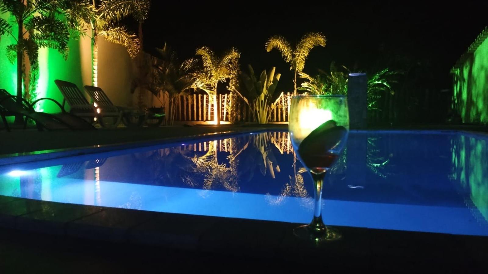 Casa ampla com piscina