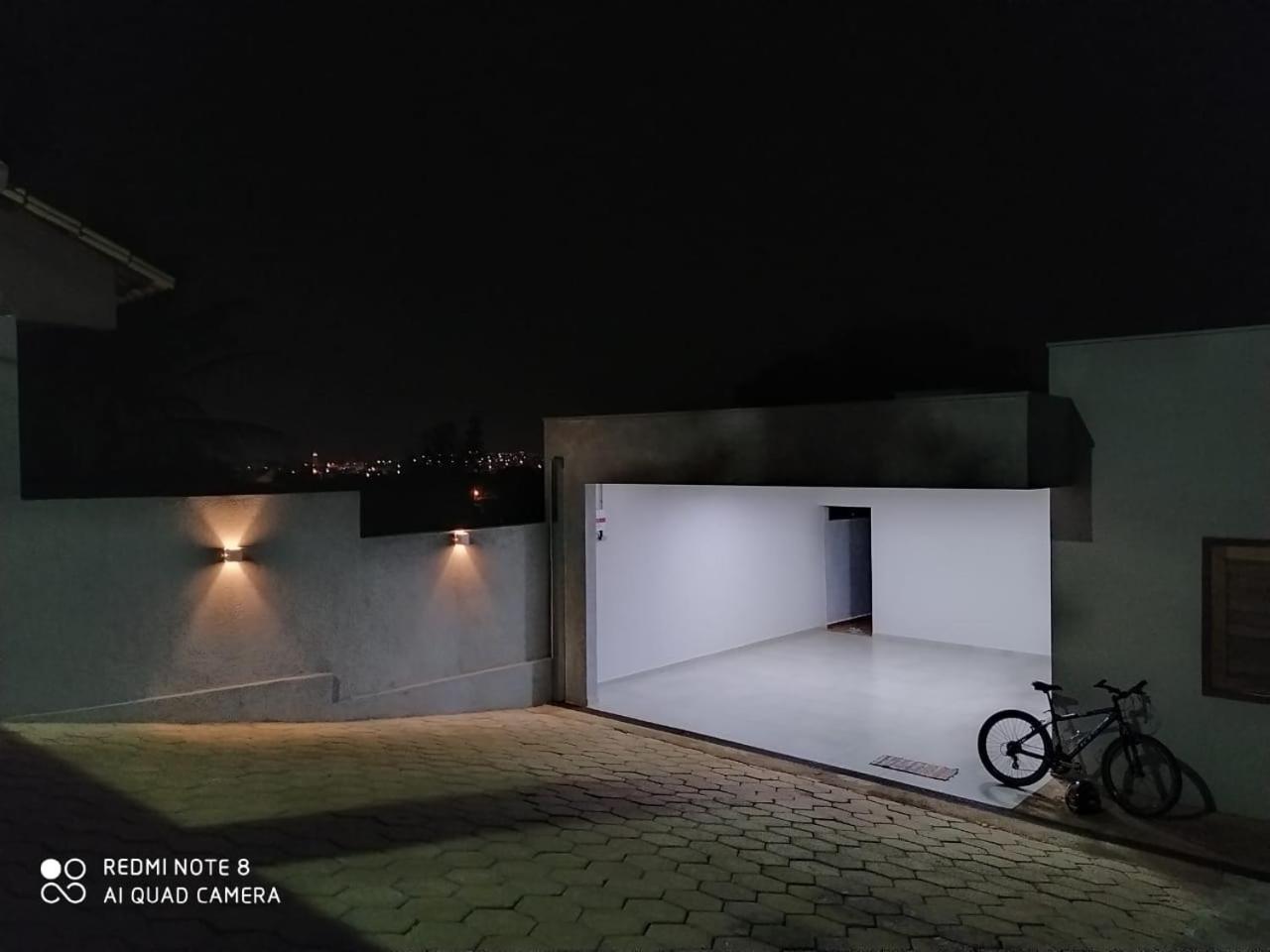 Casa ampla com piscina