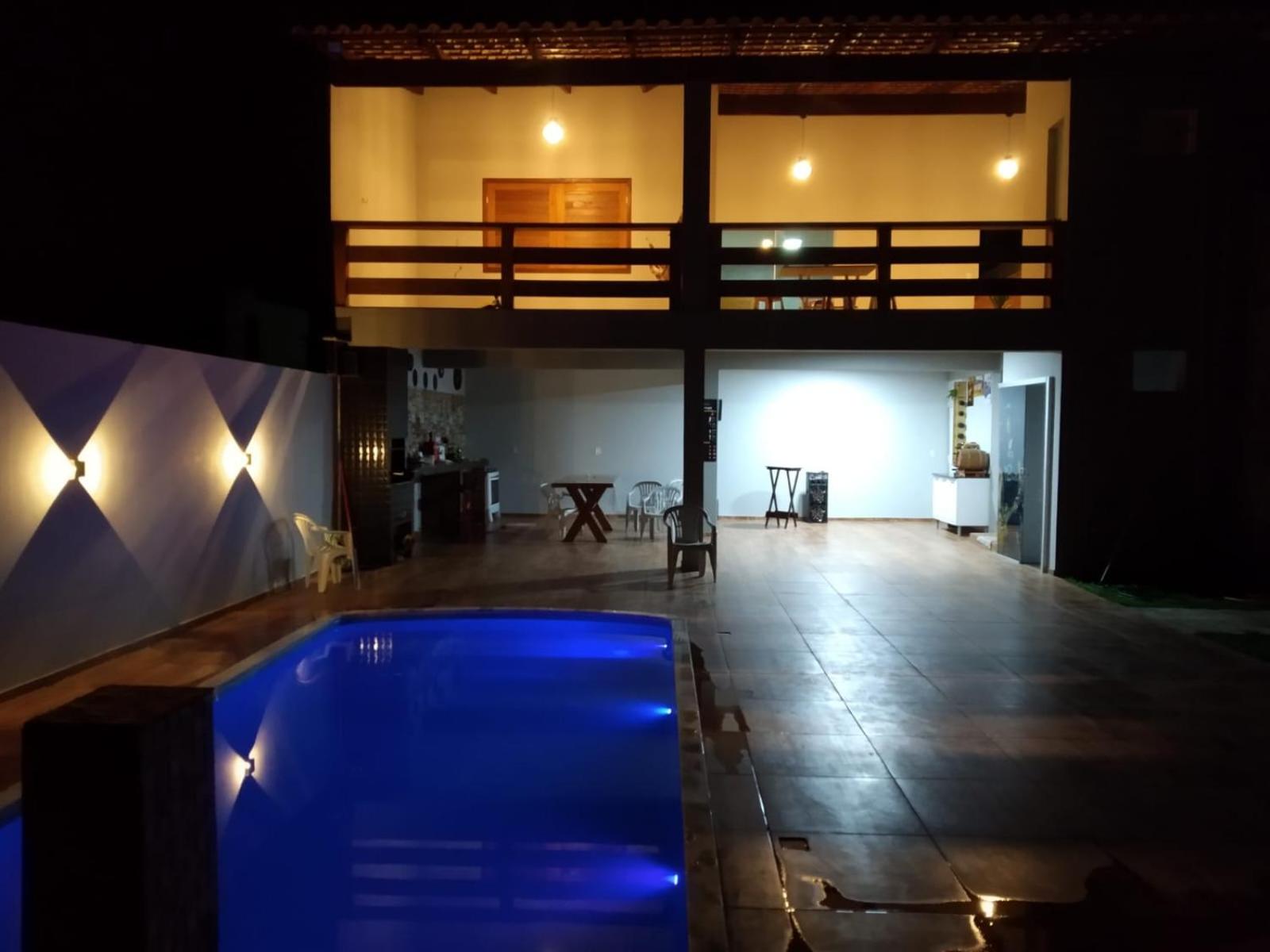 Casa ampla com piscina