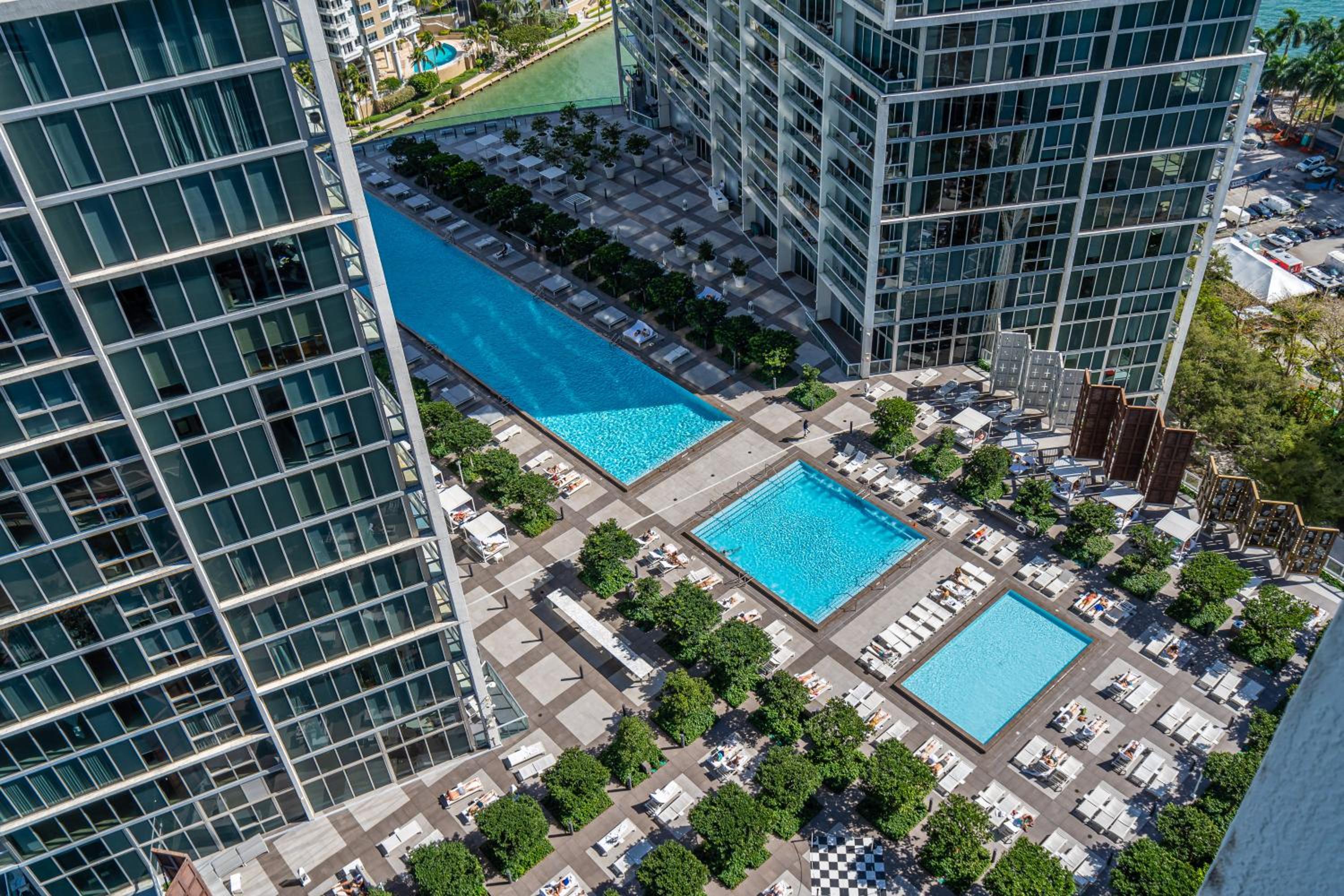 Luxurious Condo at ICON with Views