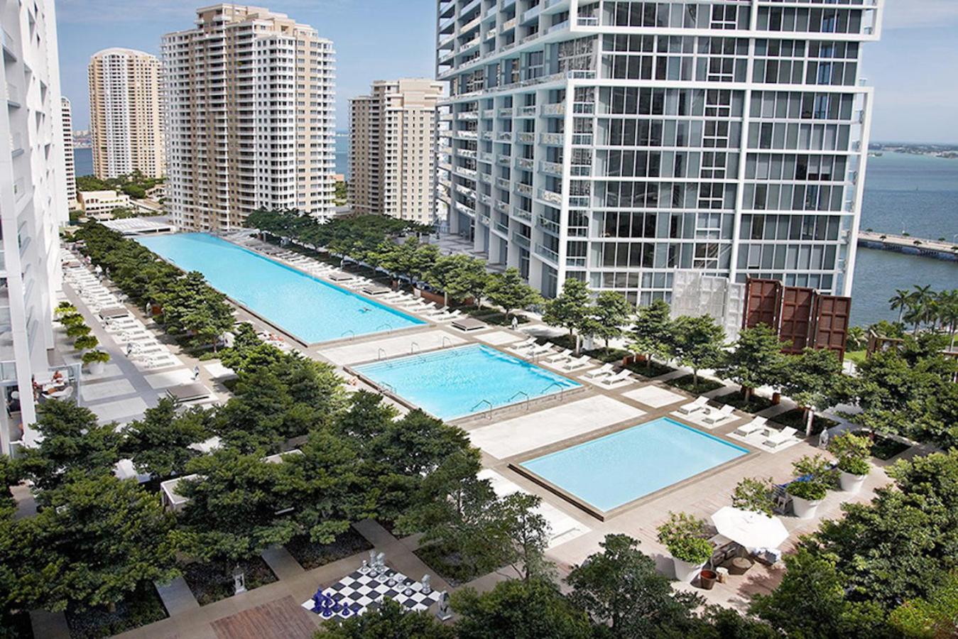 Luxurious Condo at ICON with Views