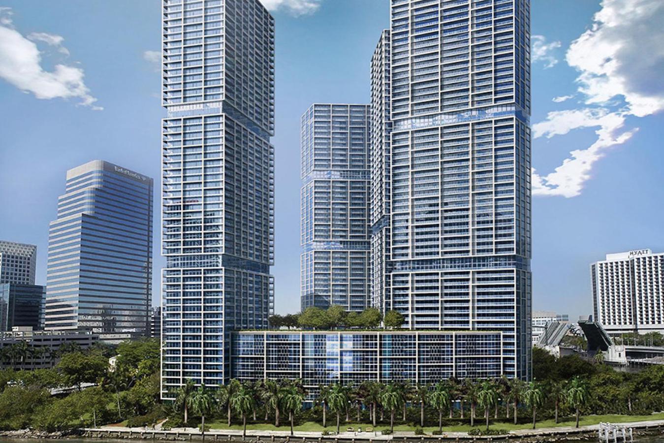 Luxurious Condo at ICON with Views