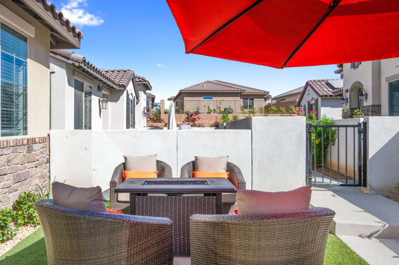 Desert Siesta Game Room Fire Pit EV Charger Dog Friendly view 4