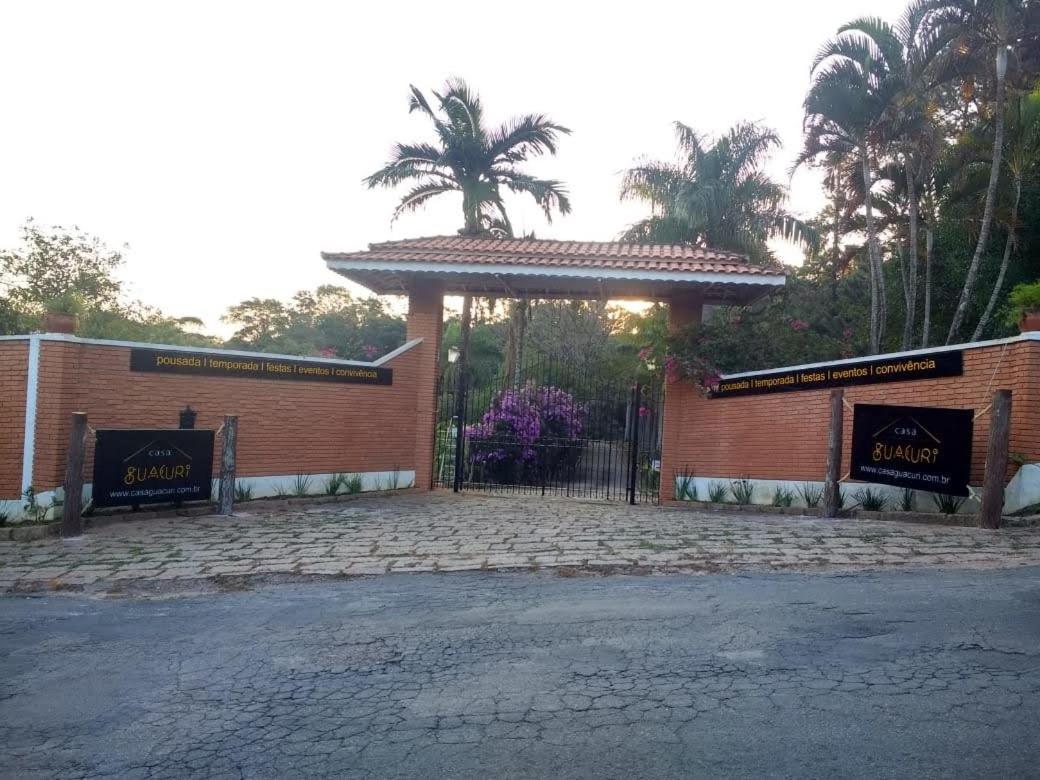 Casa Guacuri - Casa de temporada e eventos - apartamentos com suítes - Piscinas e Amplo Estacionamento