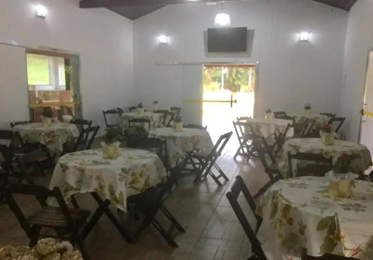 Casa Guacuri - Casa de temporada e eventos - apartamentos com suítes - Piscinas e Amplo Estacionamento