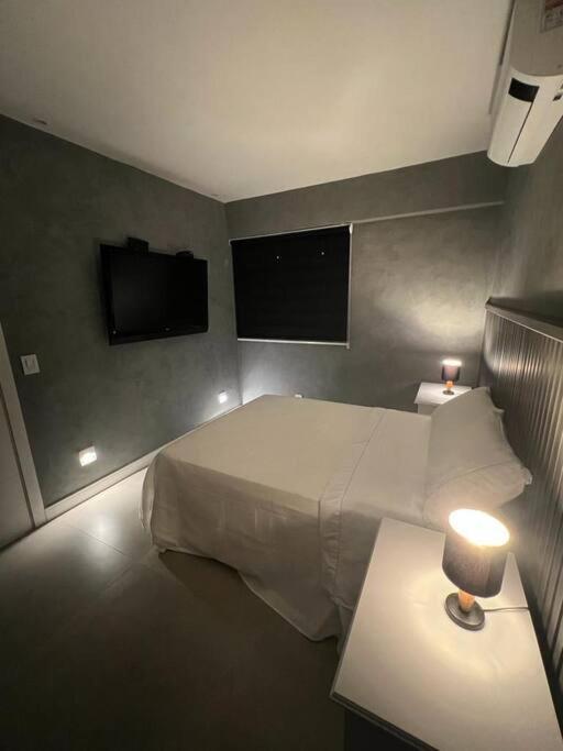 Luxuoso Apto na beira do mar da Barra da Tijuca