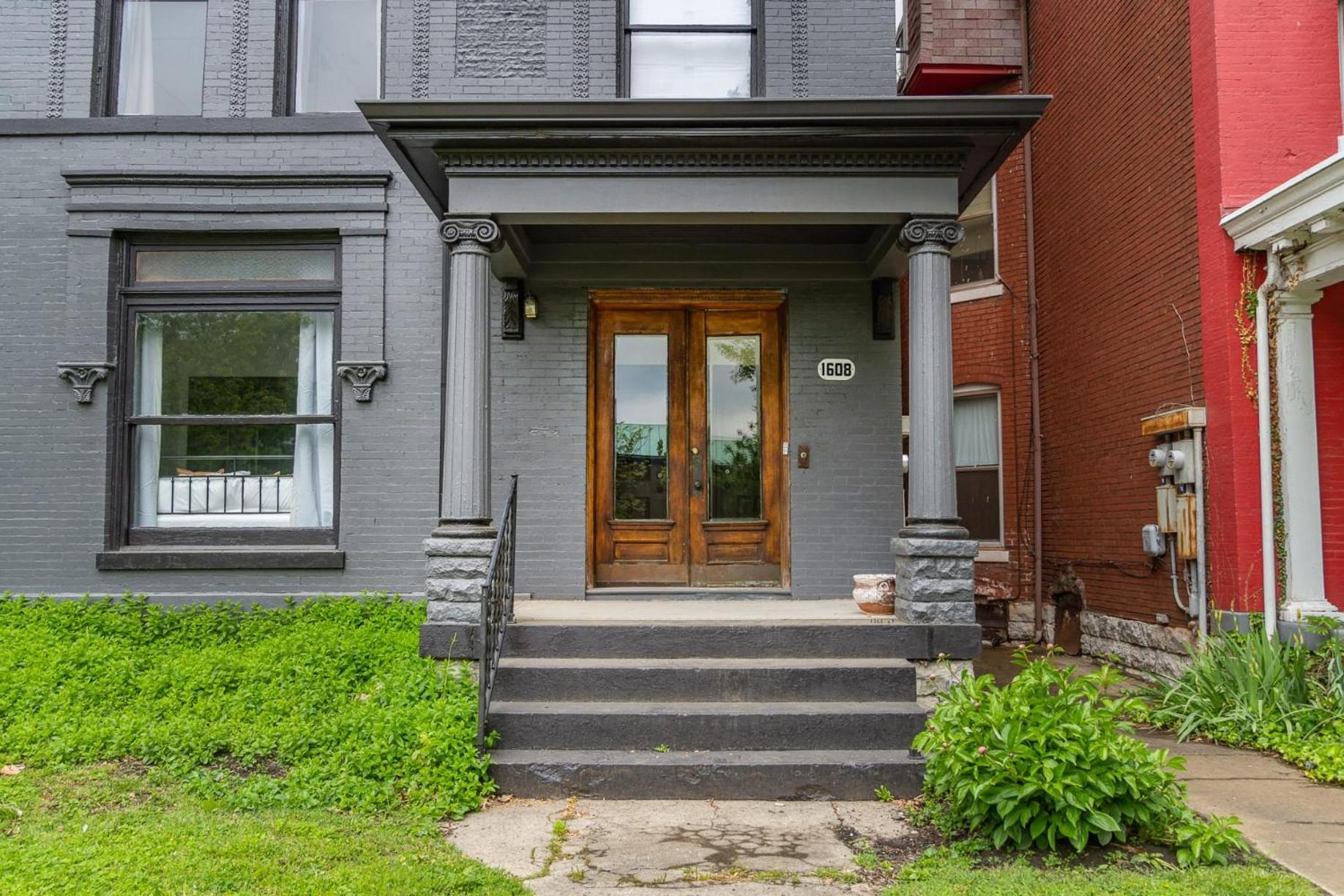 Stylish 1st Floor 2br Apartment 1King and 1Queen view 3