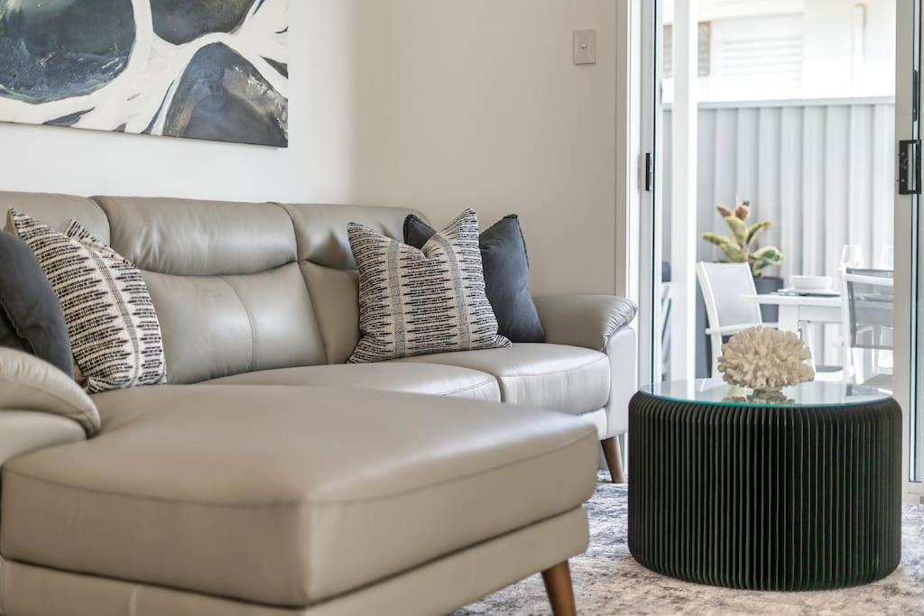 Coastal Central 3BR - Spa, Surfers Paradise, AC
