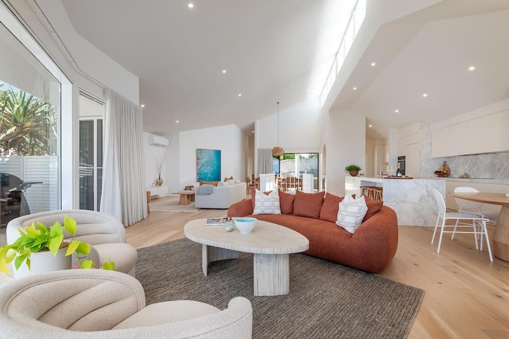 Seaviews at Sunshine Beach 4BR, Pool