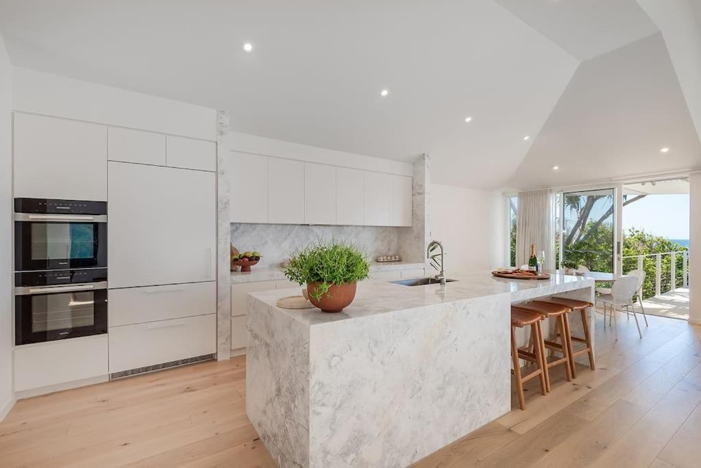 Seaviews at Sunshine Beach 4BR, Pool