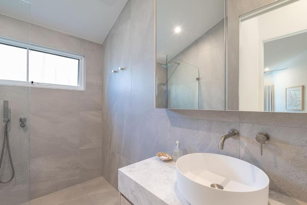 Seaviews at Sunshine Beach 4BR, Pool
