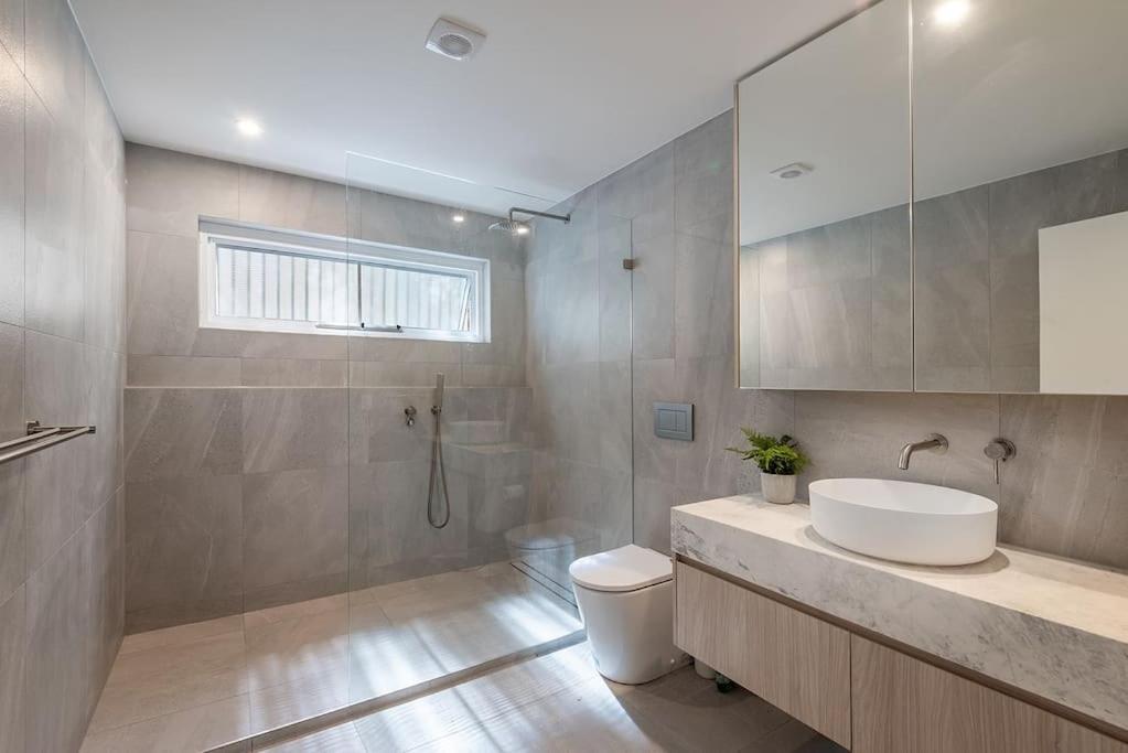 Seaviews at Sunshine Beach 4BR, Pool