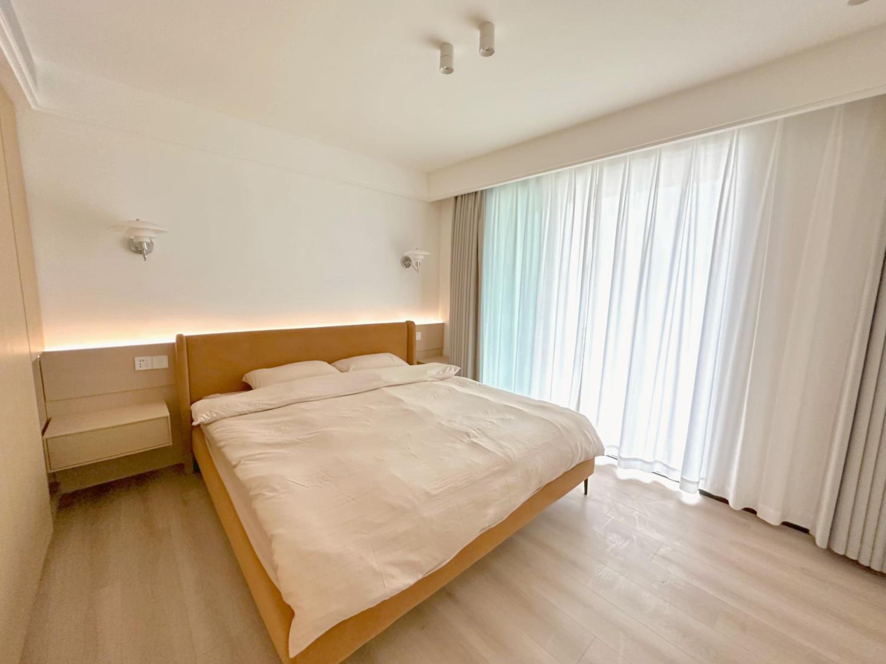 ZHome-Modern 3 bedrooms apartment - near NanJing Road
