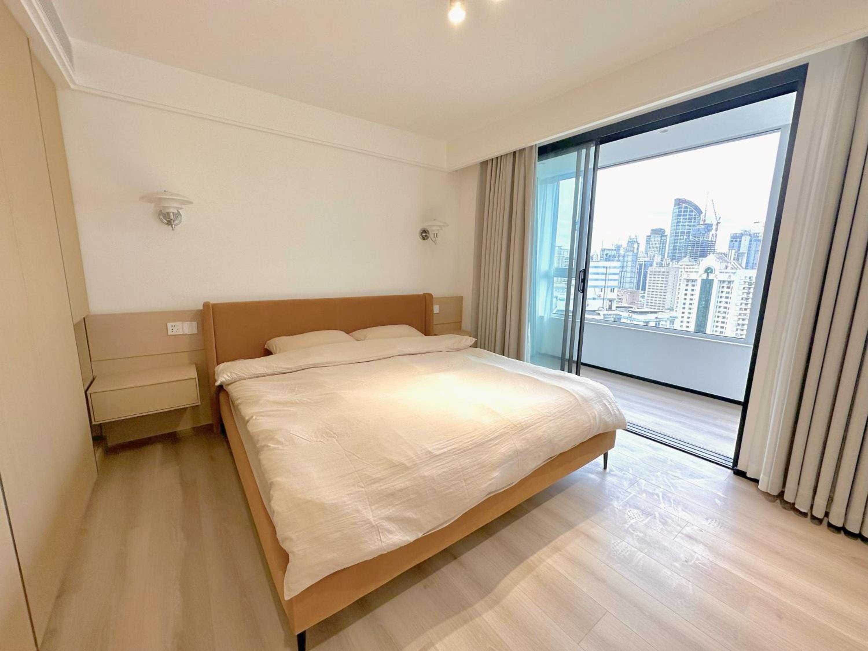 ZHome-Modern 3 bedrooms apartment - near NanJing Road