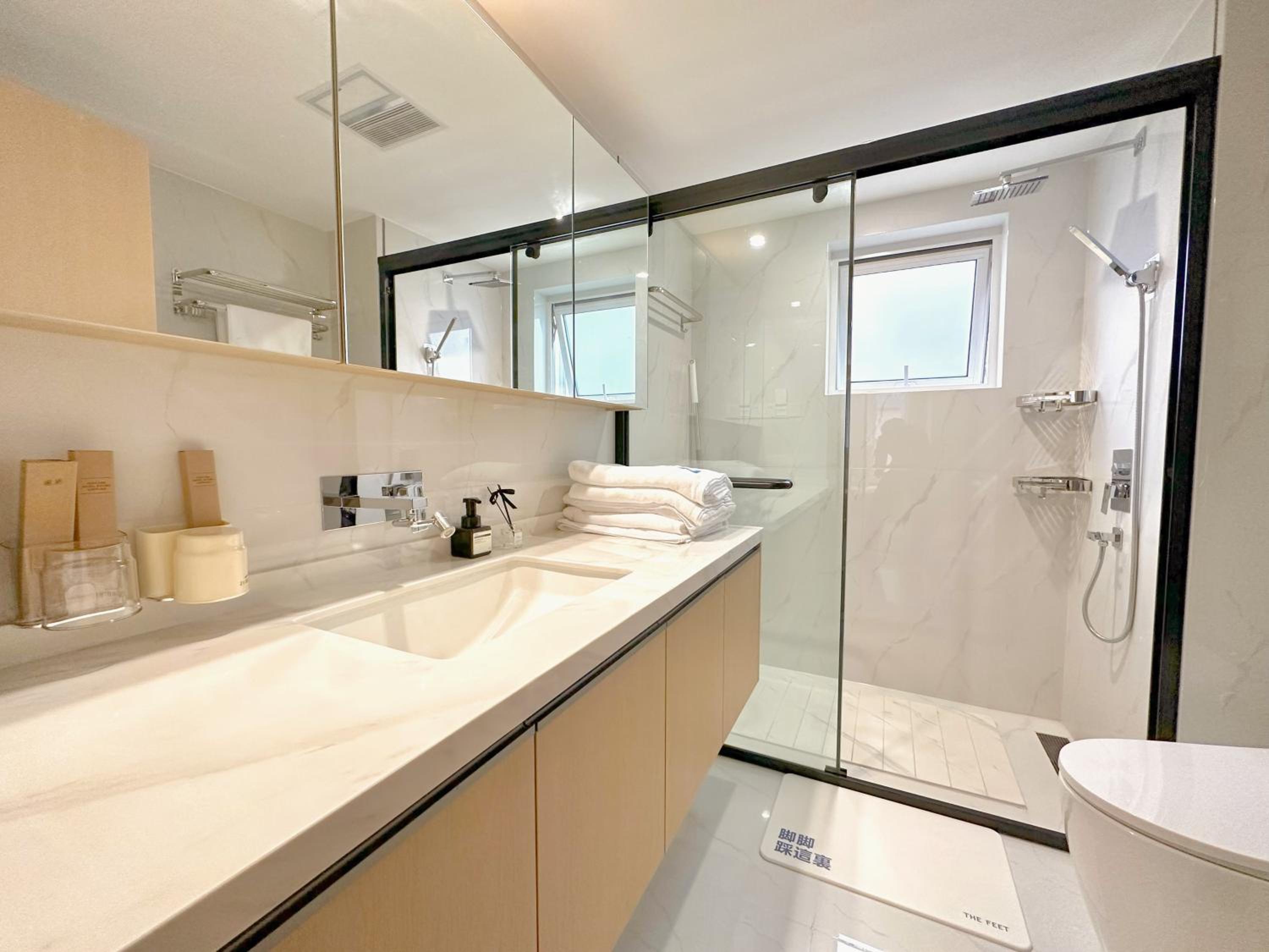 ZHome-Modern 3 bedrooms apartment - near NanJing Road