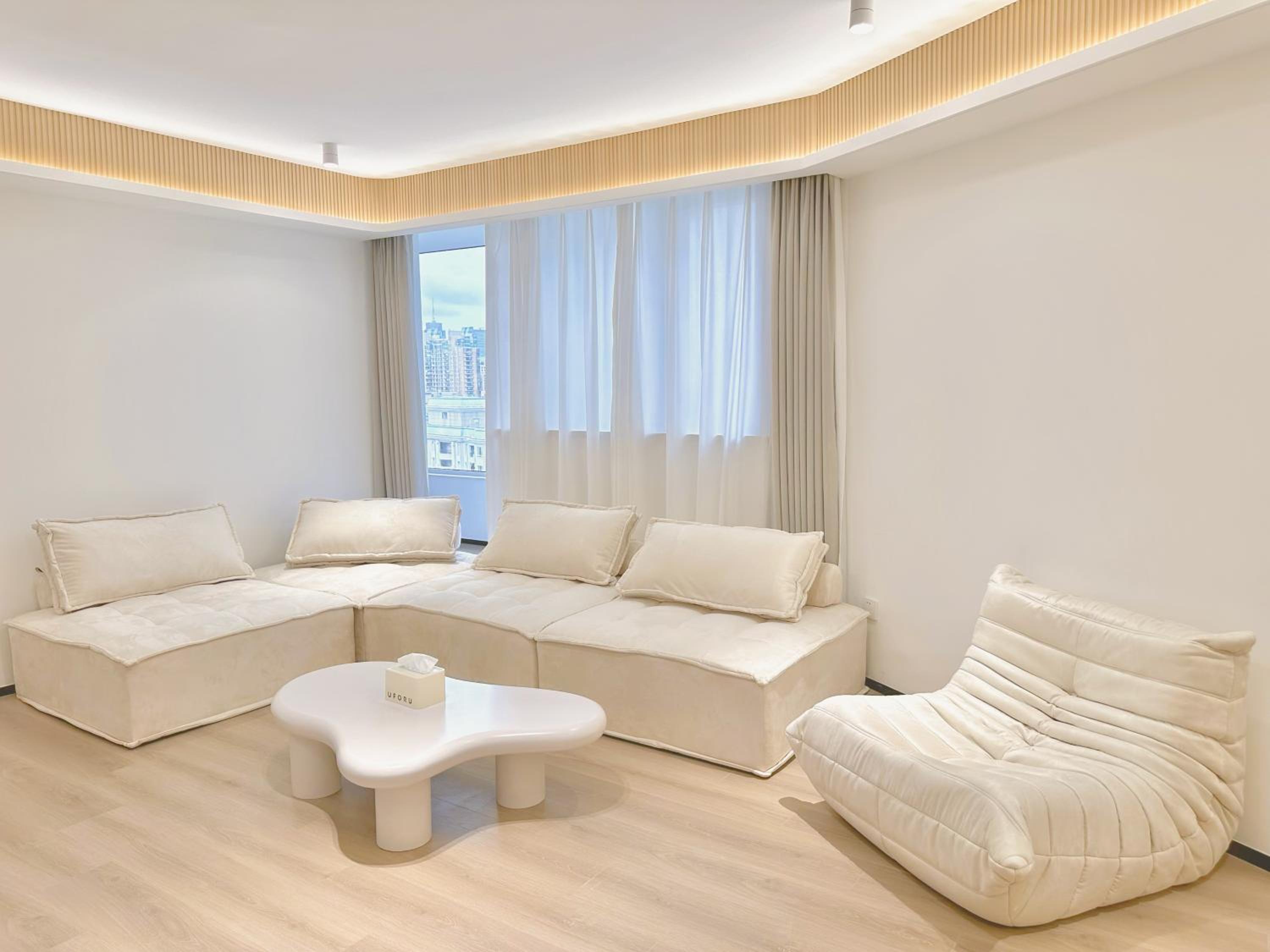 ZHome-Modern 3 bedrooms apartment - near NanJing Road